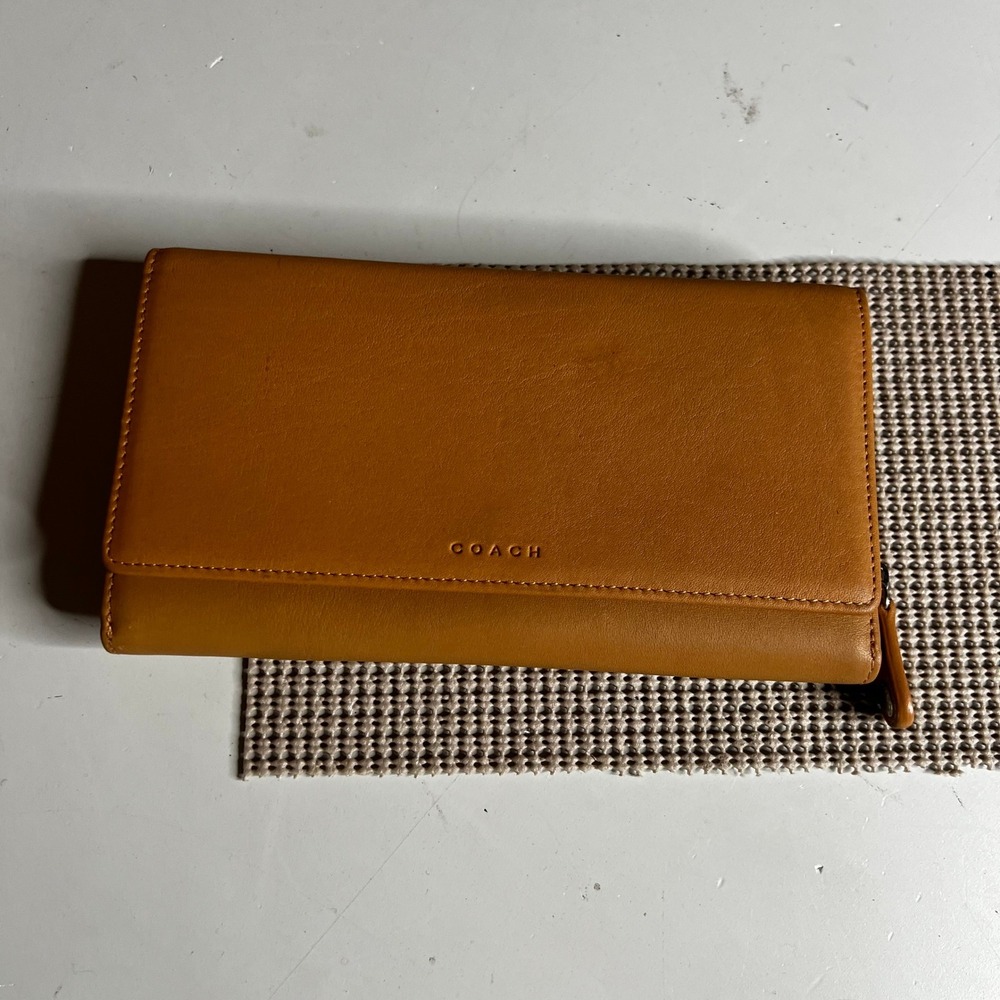 Coach Leather Checkbook Wallet Tan Butterscotch Tri-Fold Zip Around Organizer